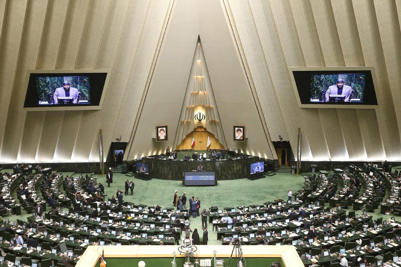 نمایی از رابط کاربری سامانه نماینده من